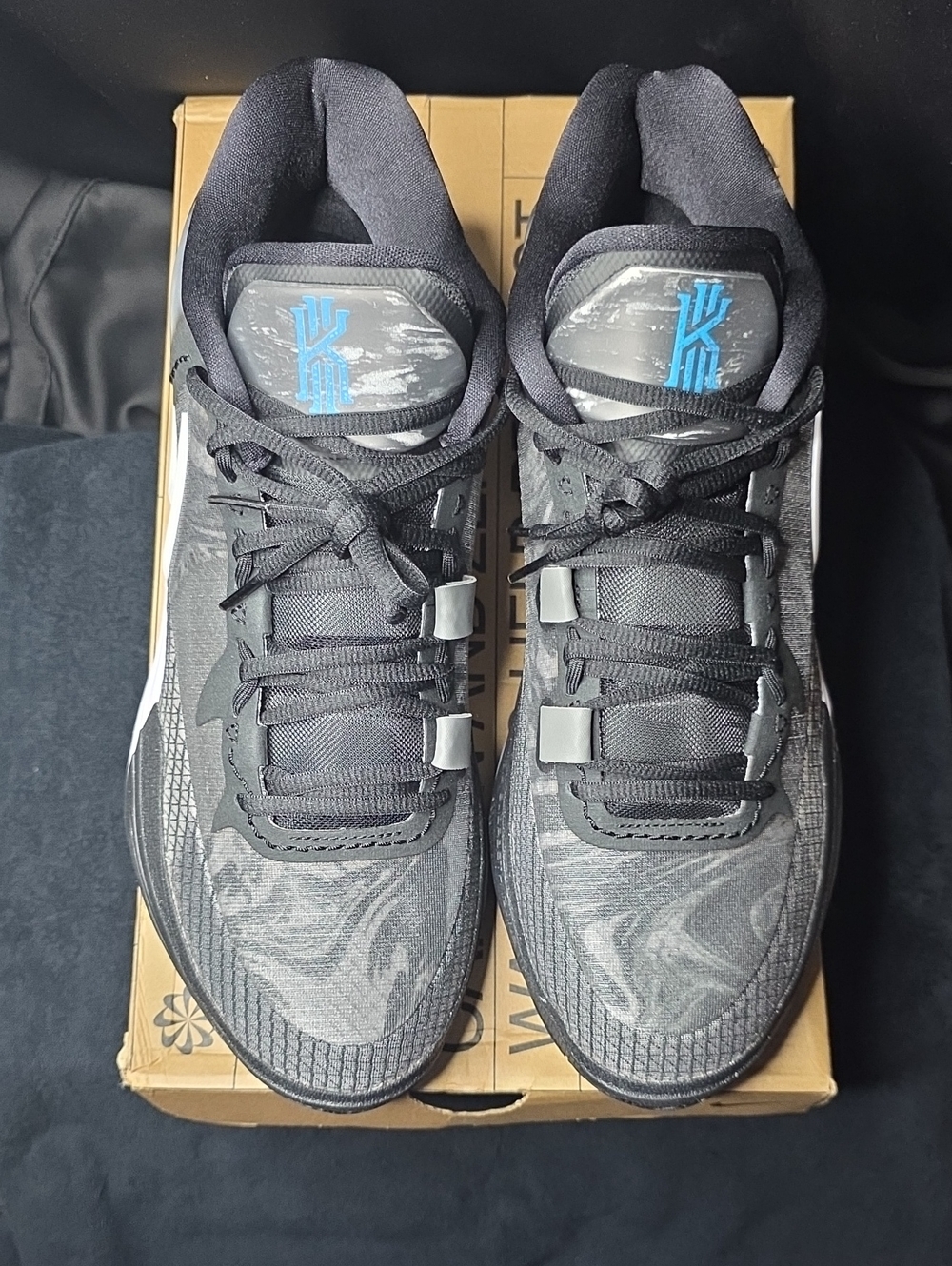 Kyrie 8 - Black/Mercury Grey - White - Size 13